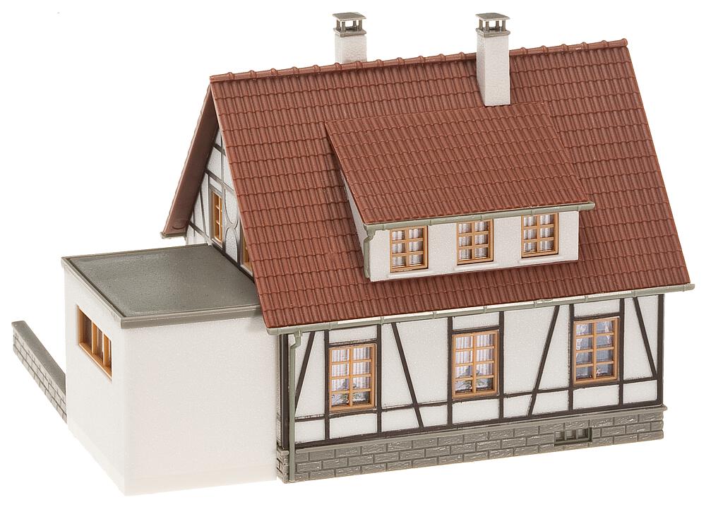 130215 Fachwerkhaus mit Garage