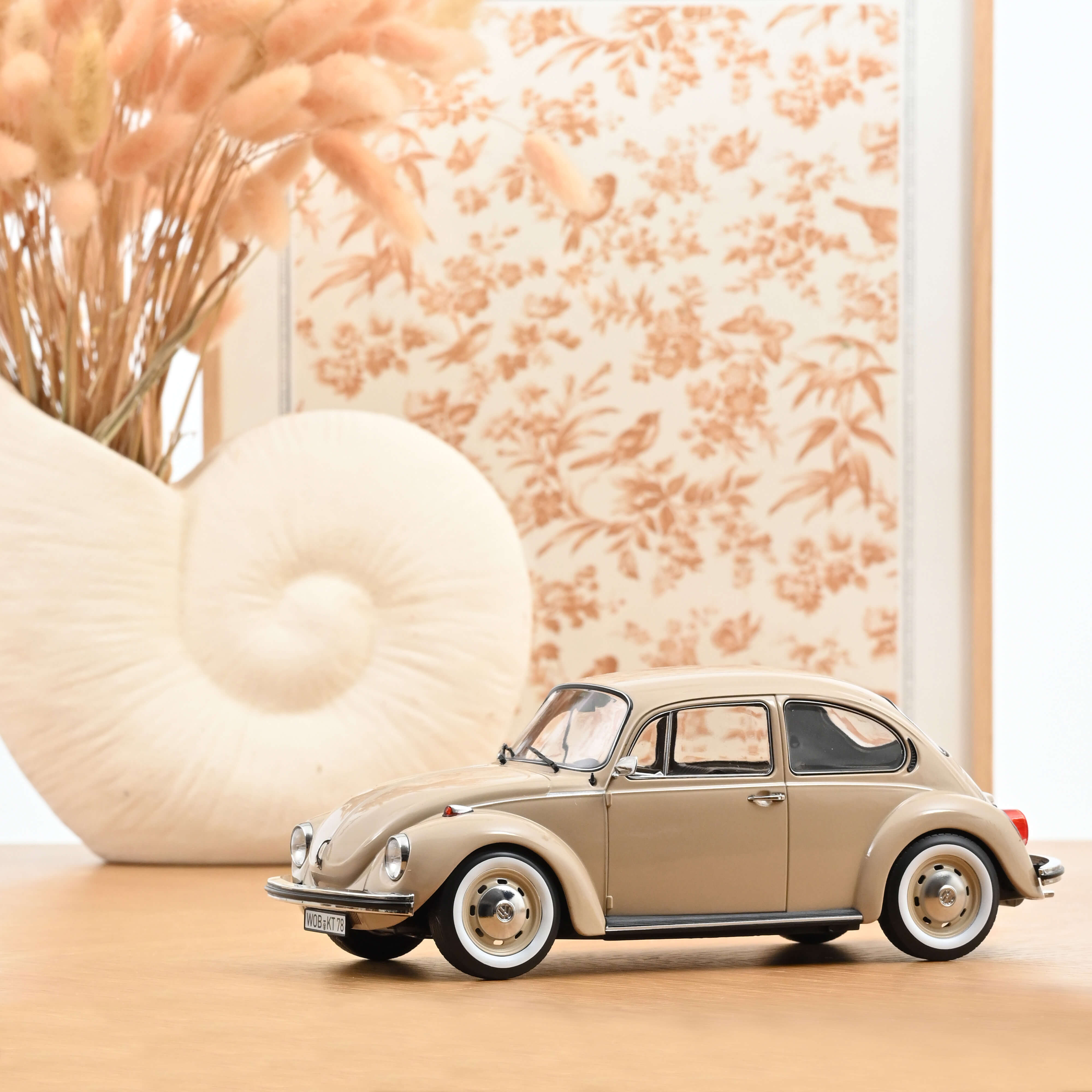188537 VW 1303 Käfer Shara beige (1973)