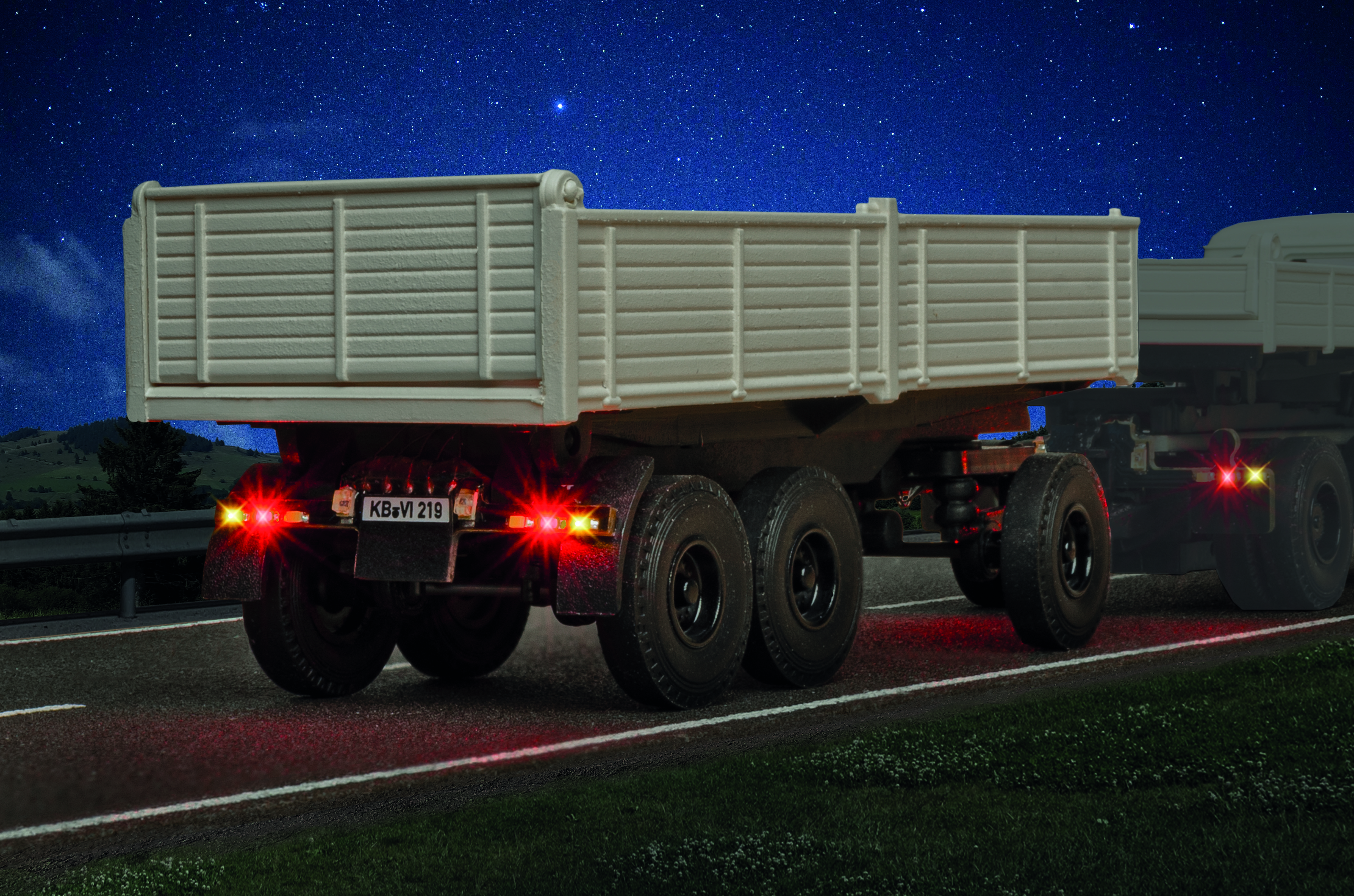 8219 CarMotion: 3a Kipp-Anhänger grau
