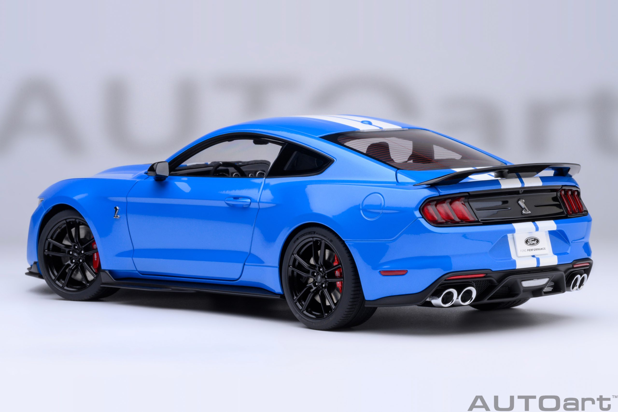 AUTOart 73094 Ford Mustang Shelby GT500 - blue