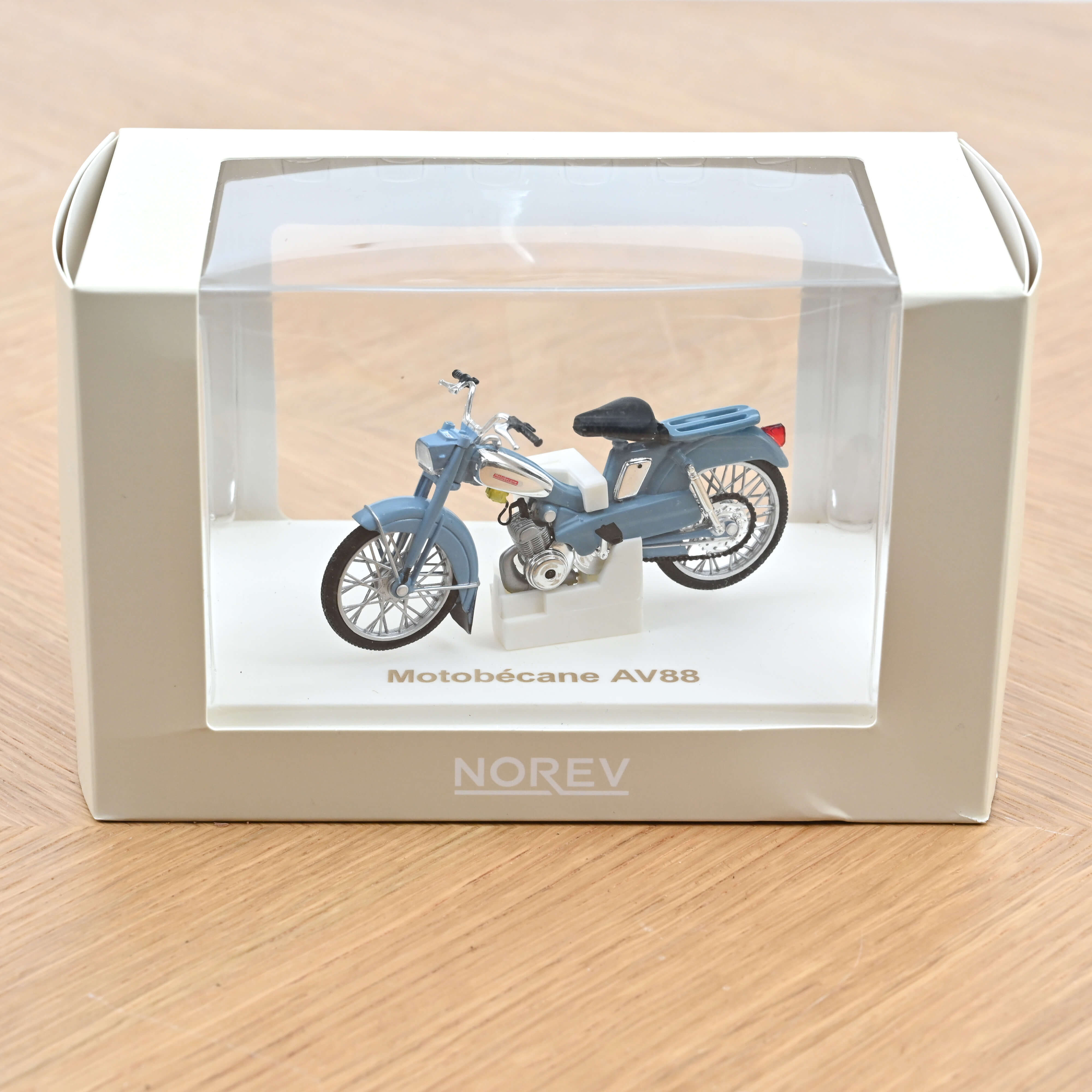 182057 Motobécane AV88 blau (1976)