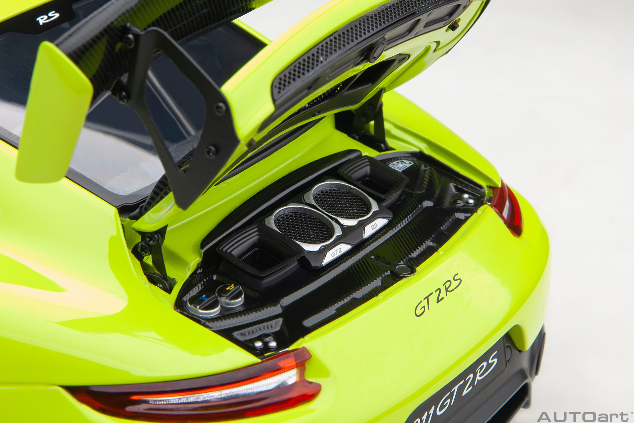 AUTOart 78187 Porsche 911 (991.2) GT2 RS grün