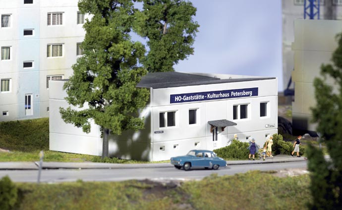 Piko 61148 Plattenbau Gaststätte