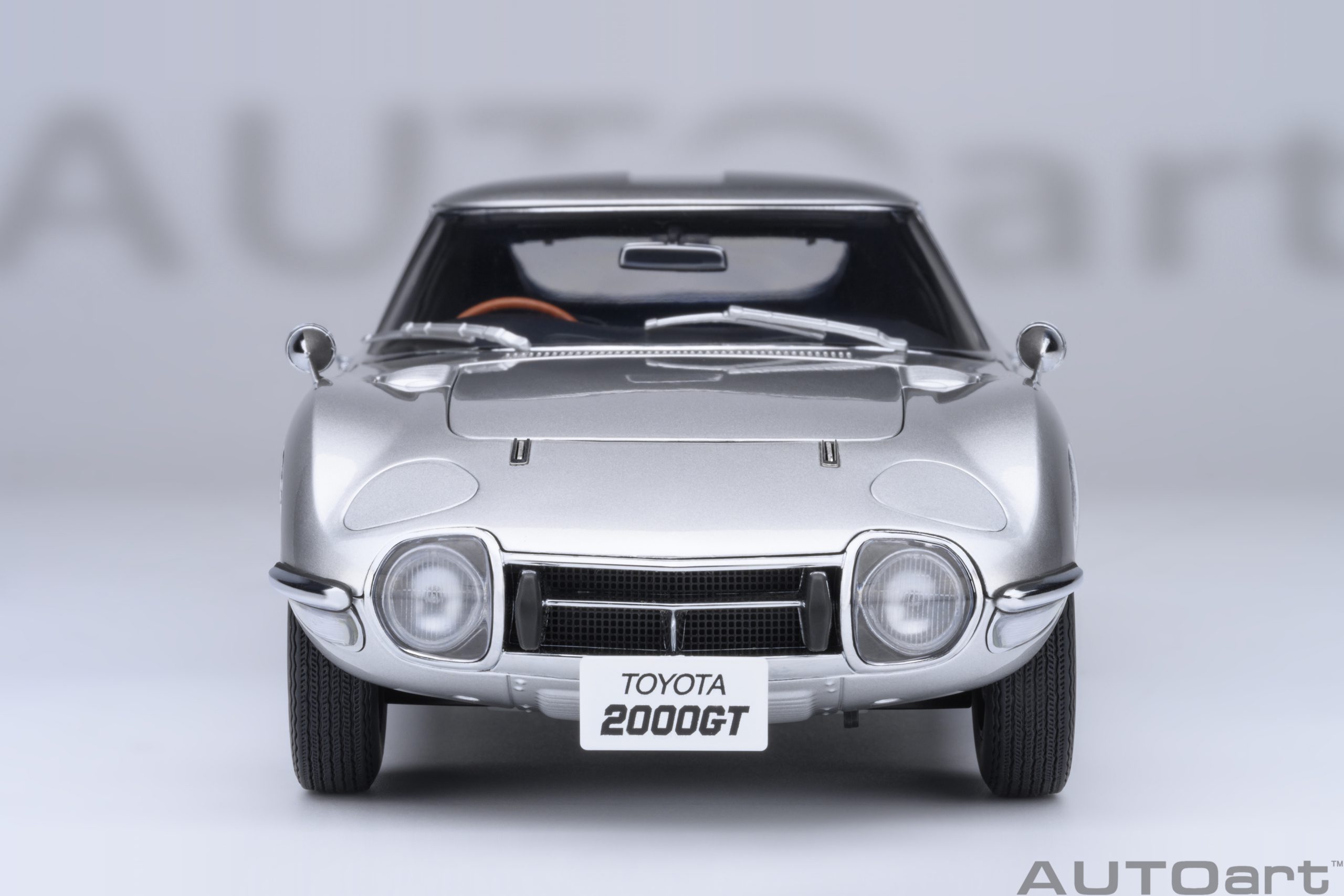 AUTOart 79548 Toyota 2000GT silber (1967)