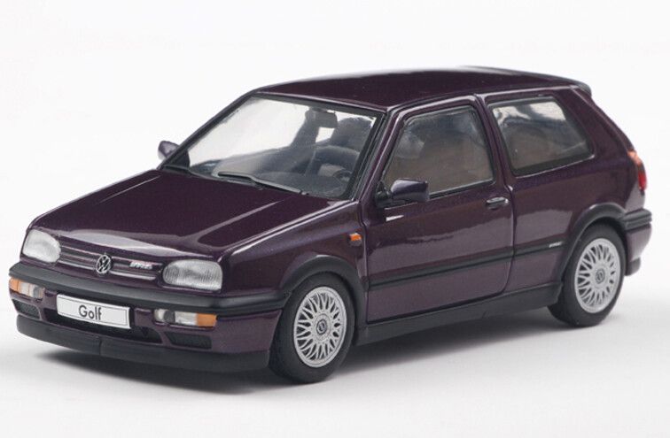 S4316402 VW Golf III VR6 violett