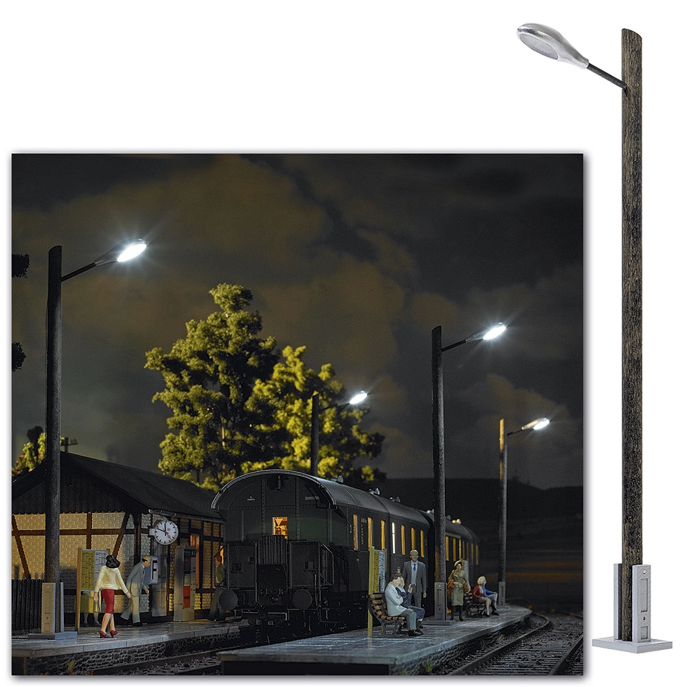 10800 Lampe mit Holzmast