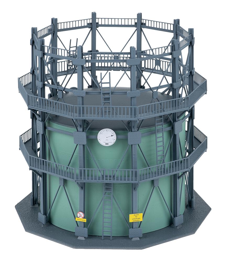130157 Gasometer mit Rohrleitungen
