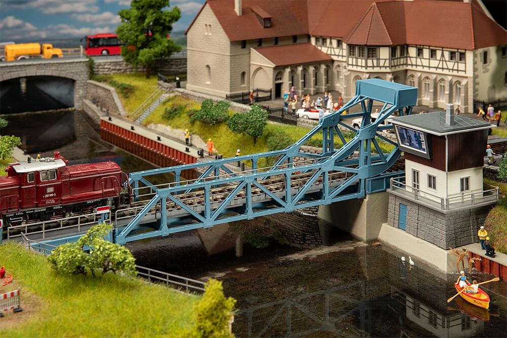 120506 Klappbrücke mit Antrieb
