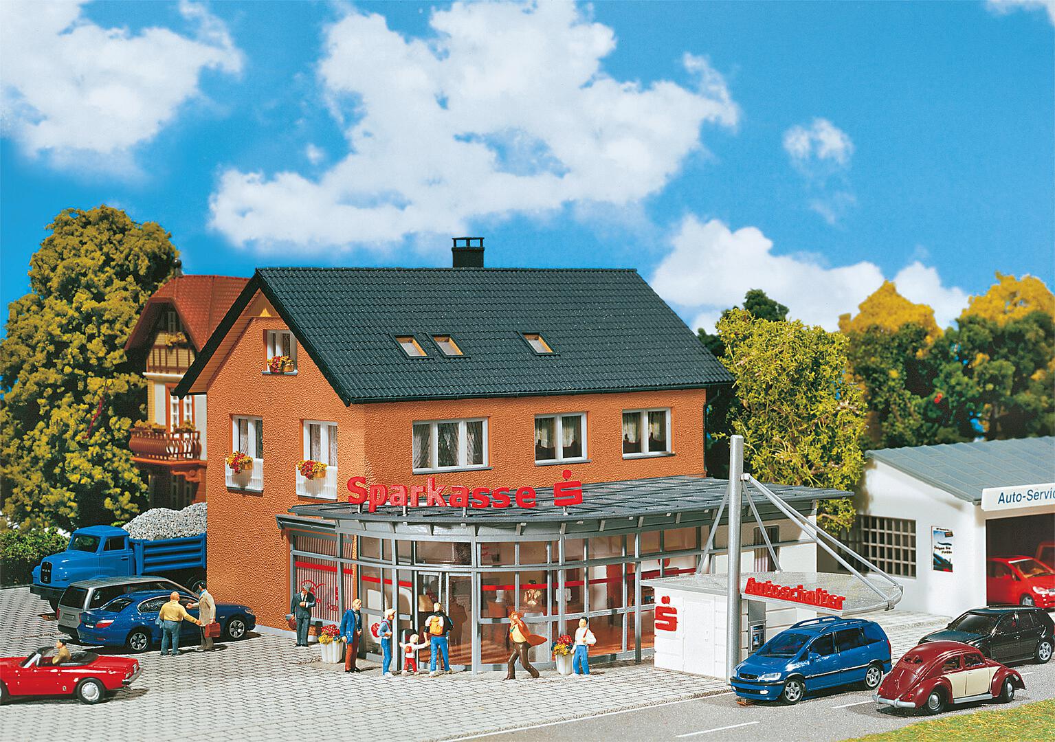130480 Sparkasse mit Autoschalter
