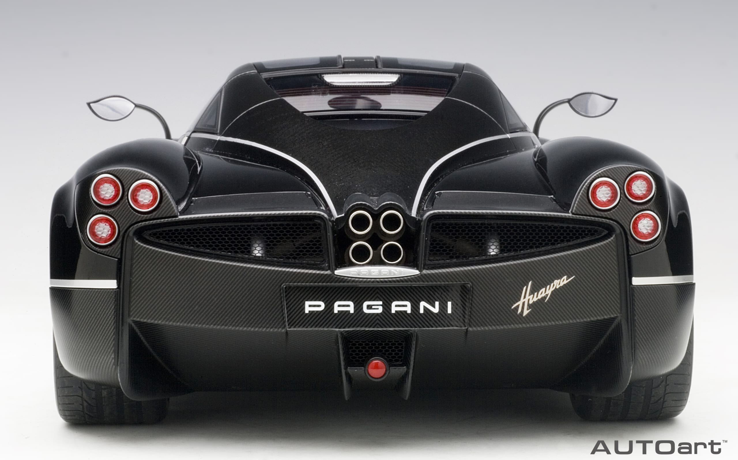 AUTOart 12233 Pagani Huayara schwarz 2011