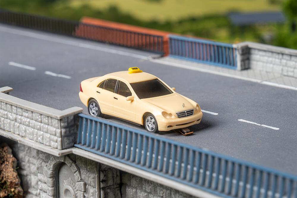161426 MB C-Klasse Taxi (HERPA)