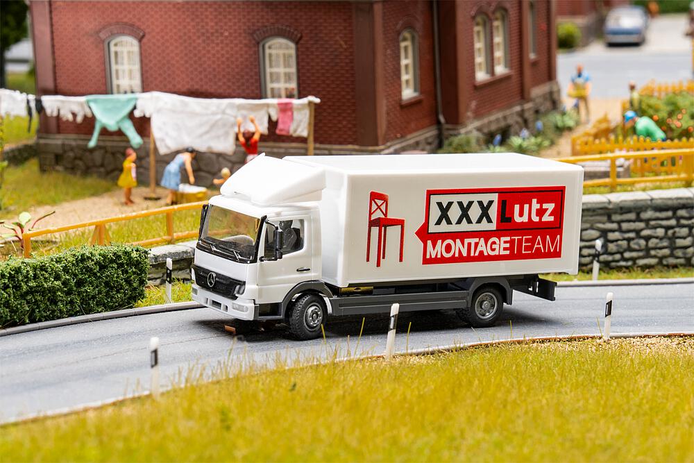 161452 LKW MB Atego XXXLutz (HERPA)