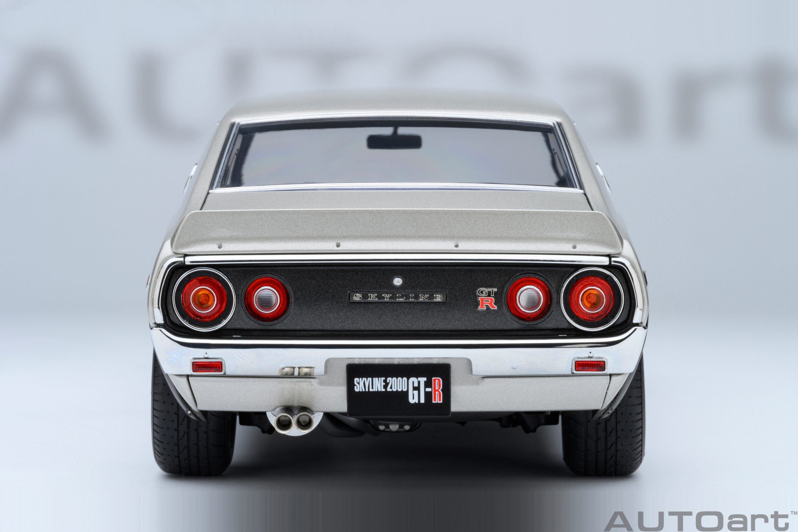 AUTOart 77466 Nissan Skyline 2000 GT-R (KPG110) silber