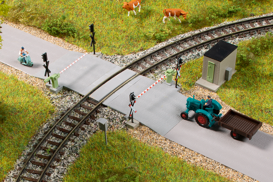 44649 Bahnübergang - Halbschranke