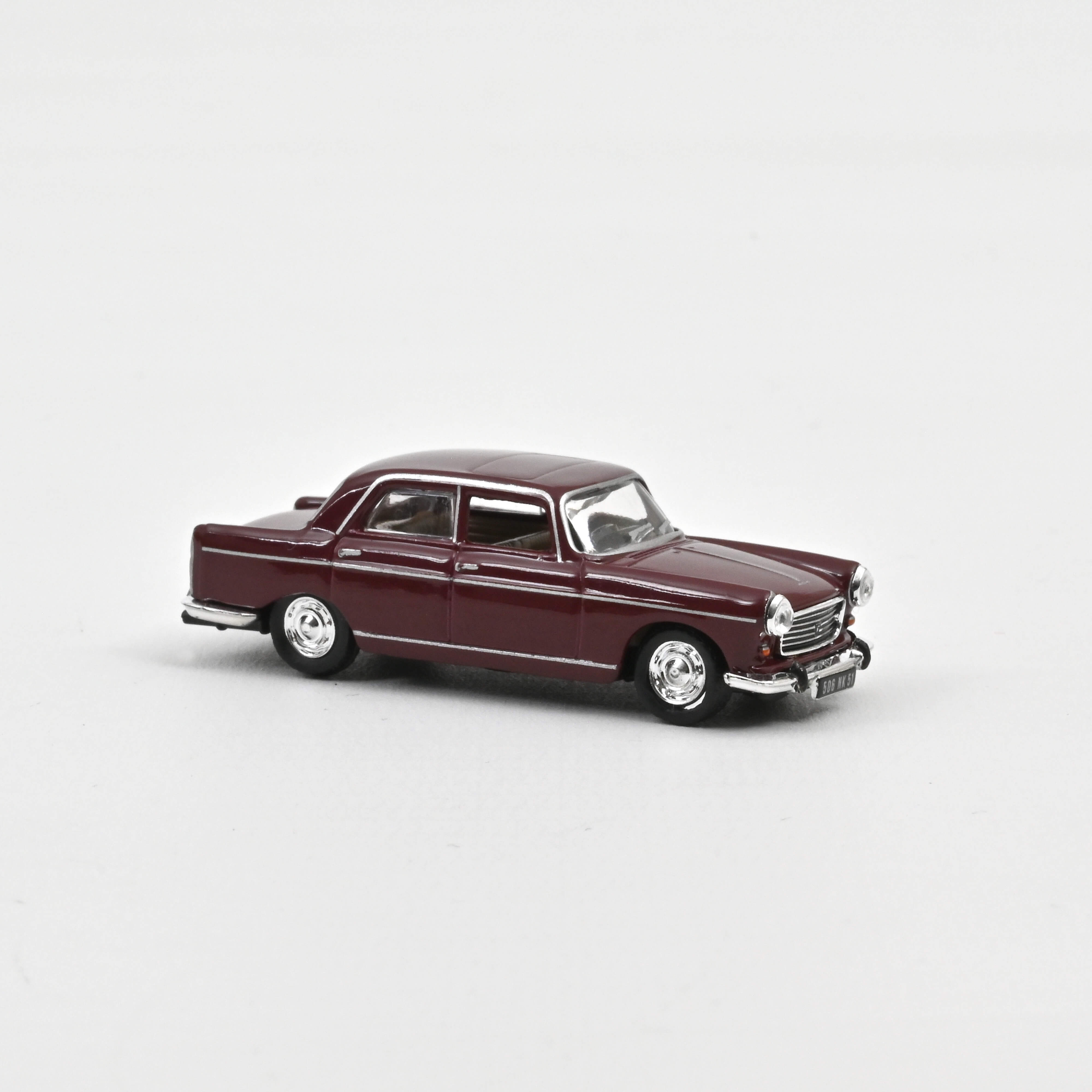 Norev 474451 Peugeot 404 Lim. algue brune (1968)
