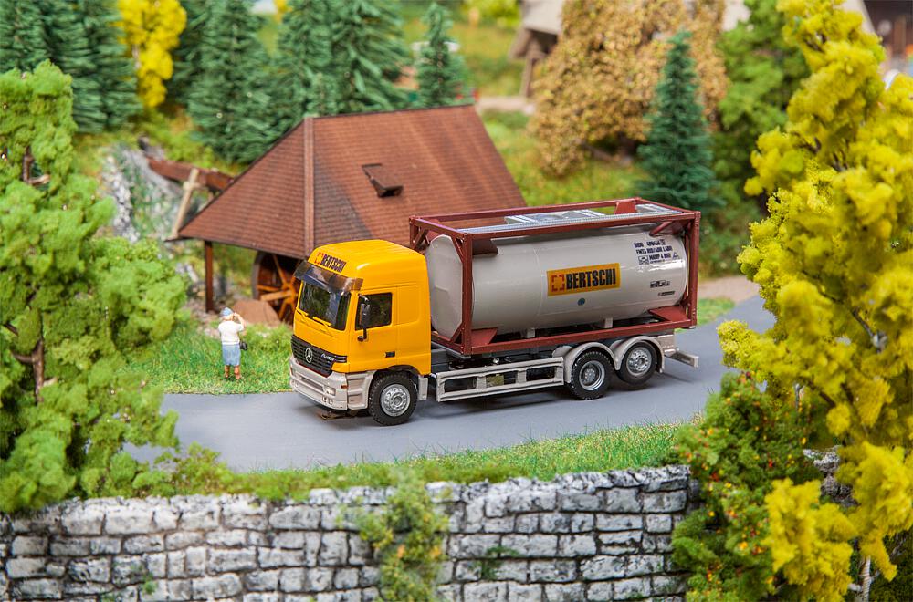 161483 LKW MB Actros L'02 Chemietransporter