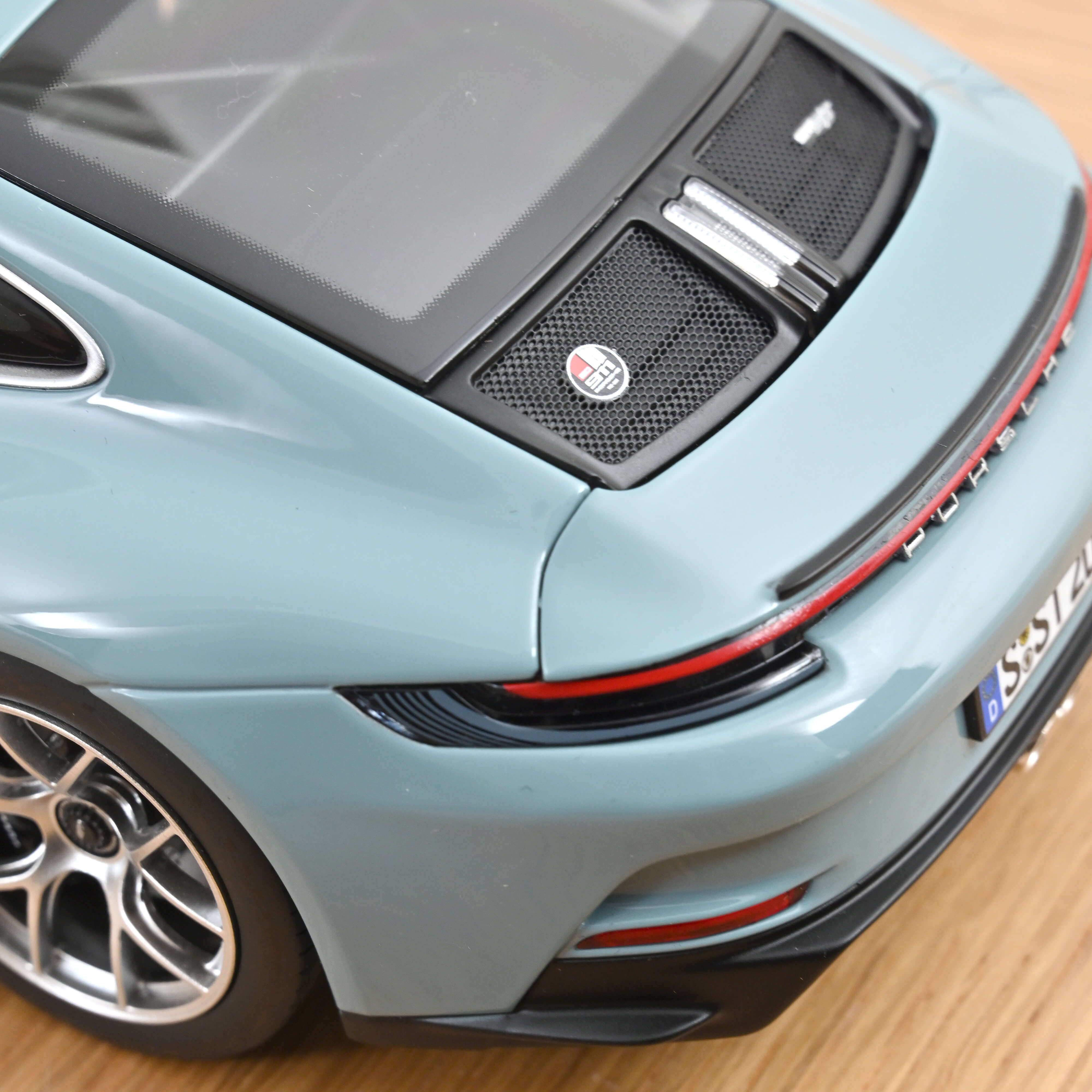 Norev 187470 Porsche 911 S/T Meissenblue (2023)