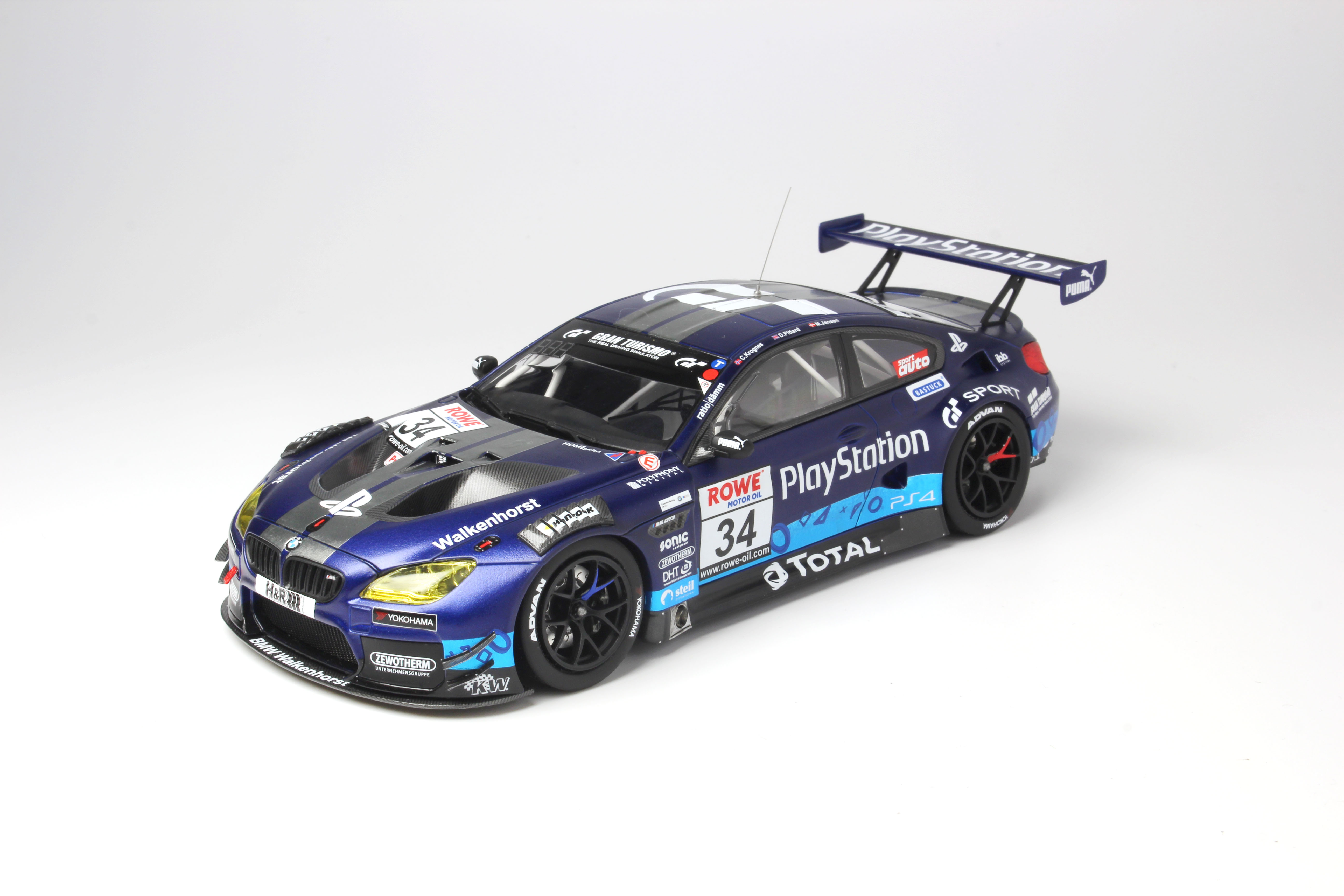 Nunu Model Kit. PN24027 BMW M6 GT3 Rundstrecken-Trophy