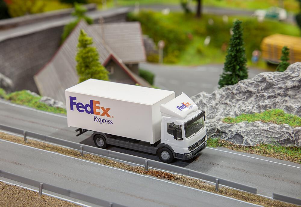 161592 LKW MB Atego 04 FedEx (HERPA)
