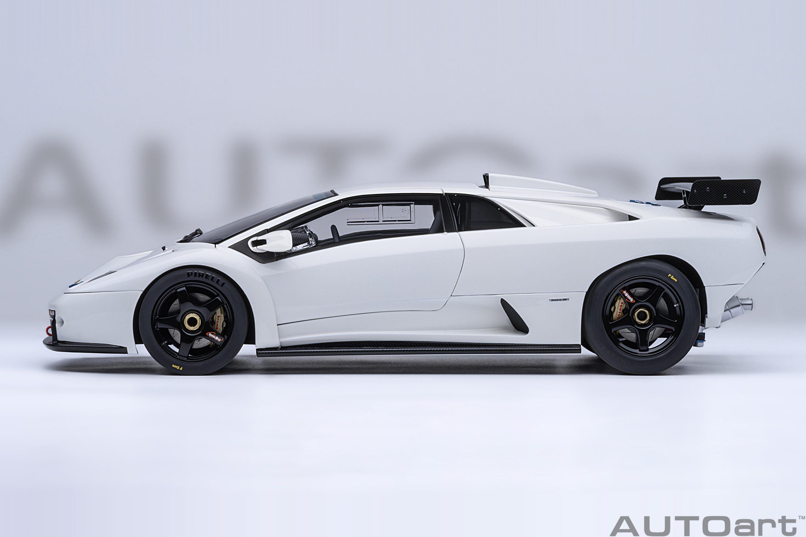 AUTOart 79136 Lamborghini Diablo GT-R 1999 impact whi