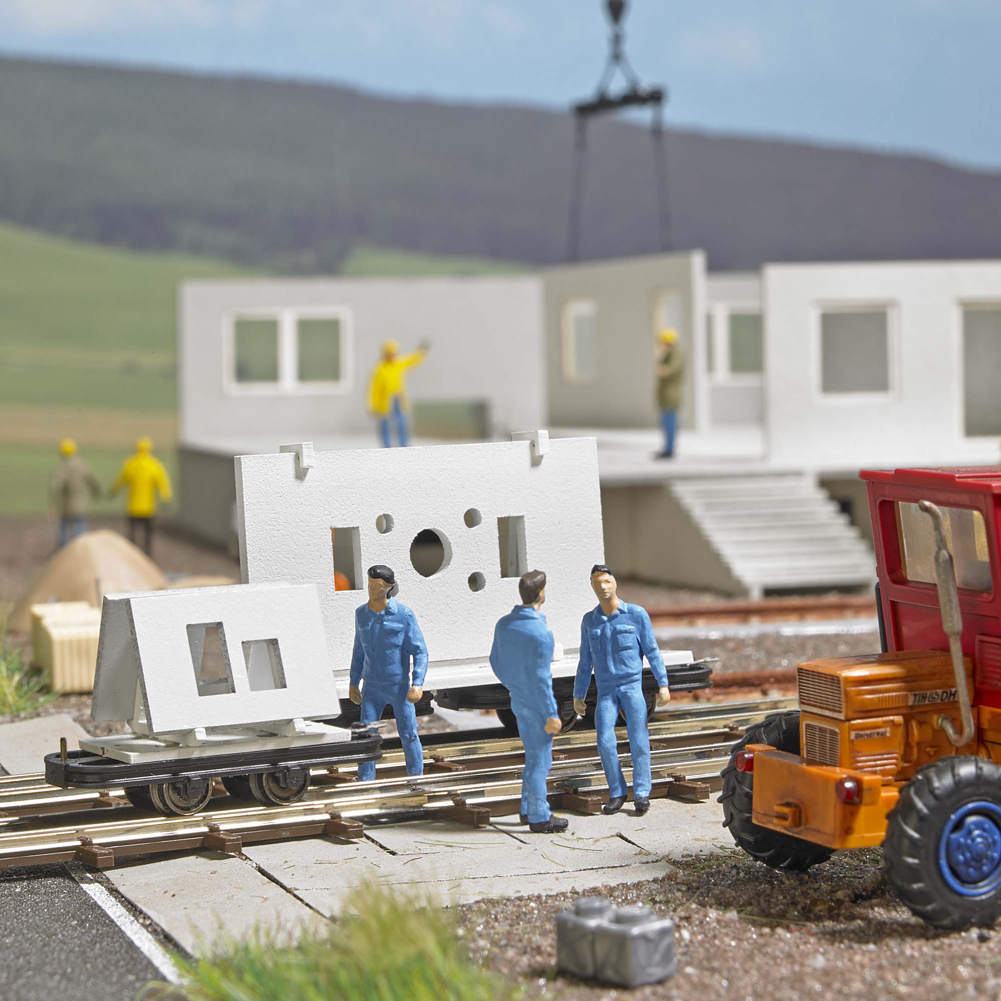 12249 Drehgestellwagen mit Betonelement