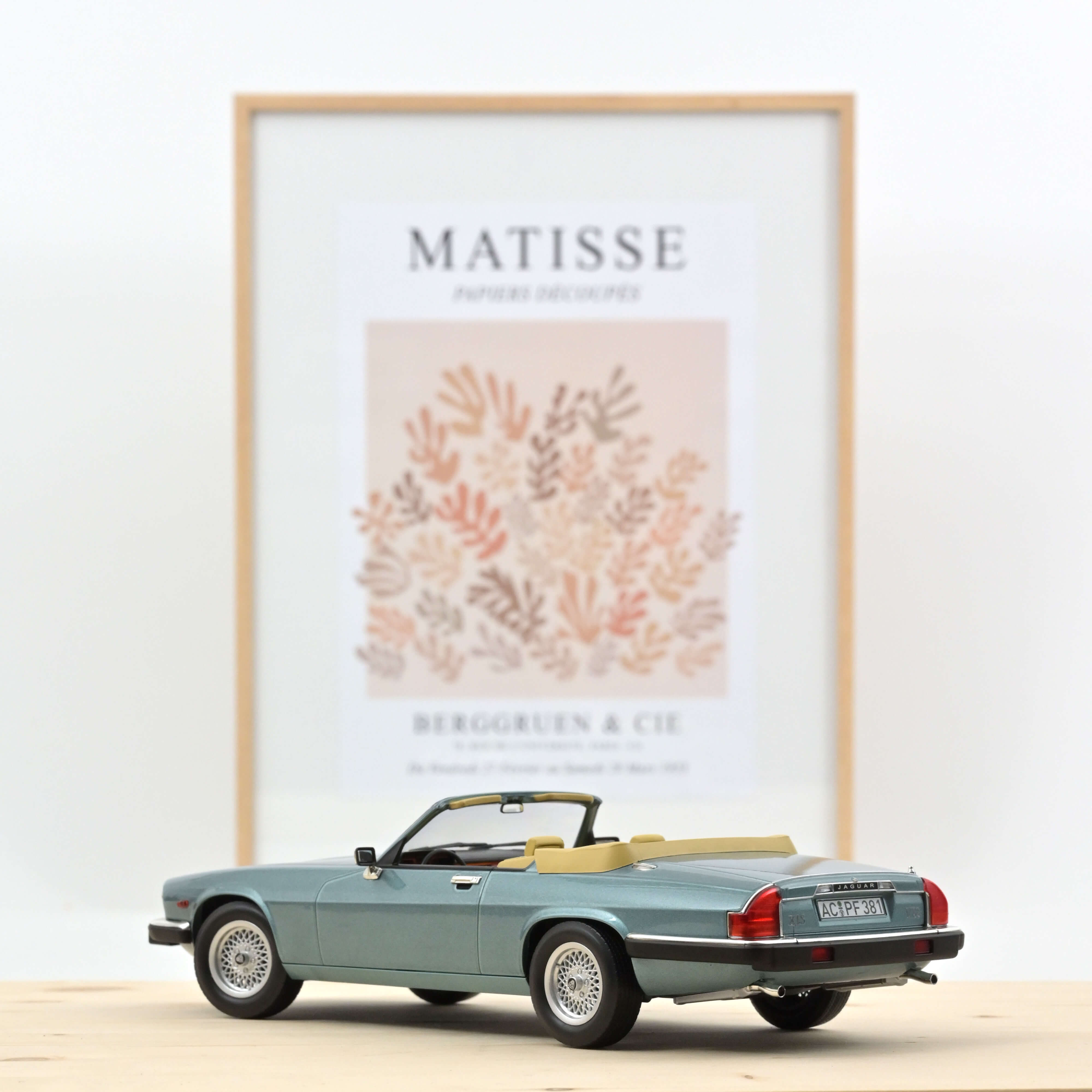 182635 Jaguar XJ-S 5.3 Cabrio hellblau-met.