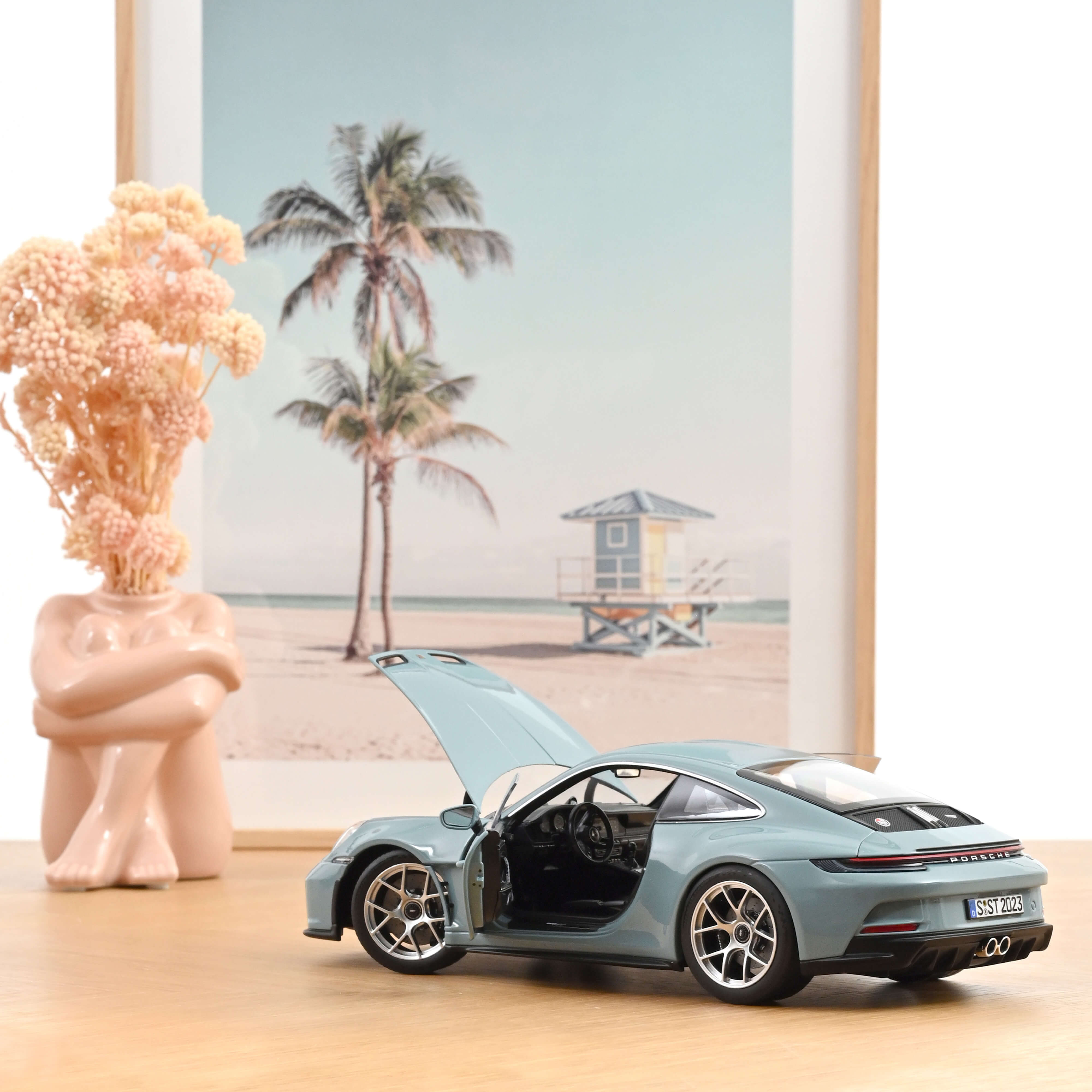 Norev 187470 Porsche 911 S/T Meissenblue (2023)