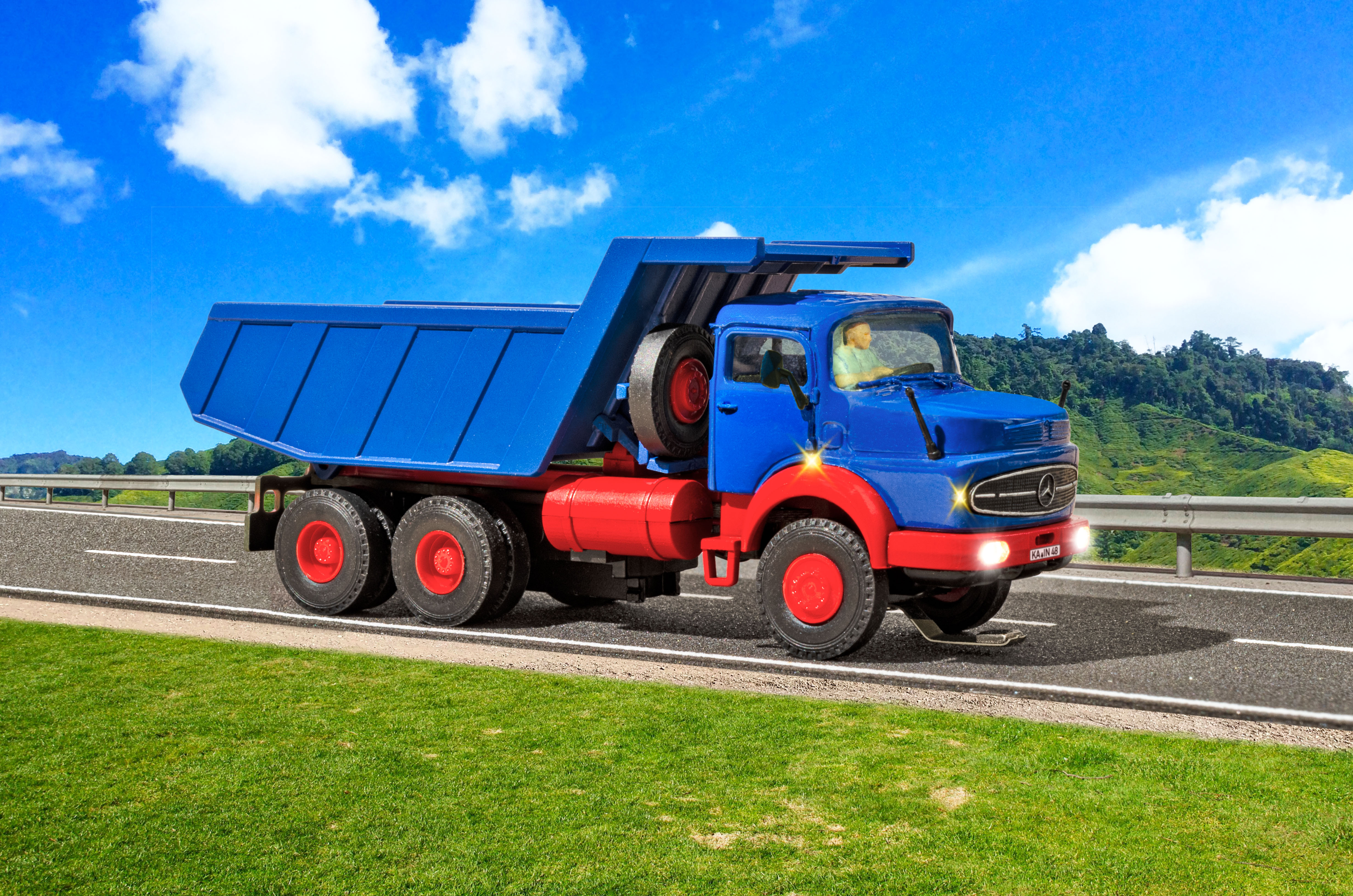 Viessmann 8019 CarMotion: MB Rundhauber Muldenkipper