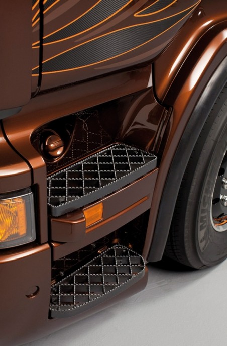 Italeri 3897 Scania R730 V8 Black Amber