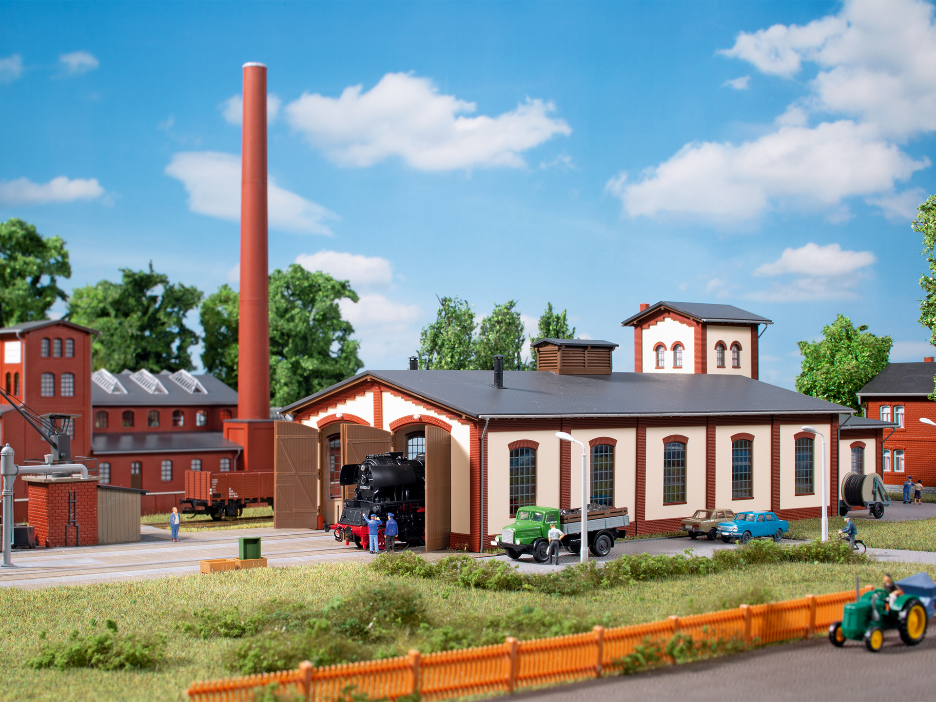 13342 Lokschuppen mit Wasserturm