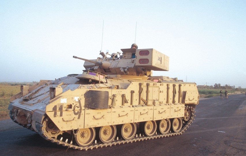 007624 M6 Bradley Linebacker