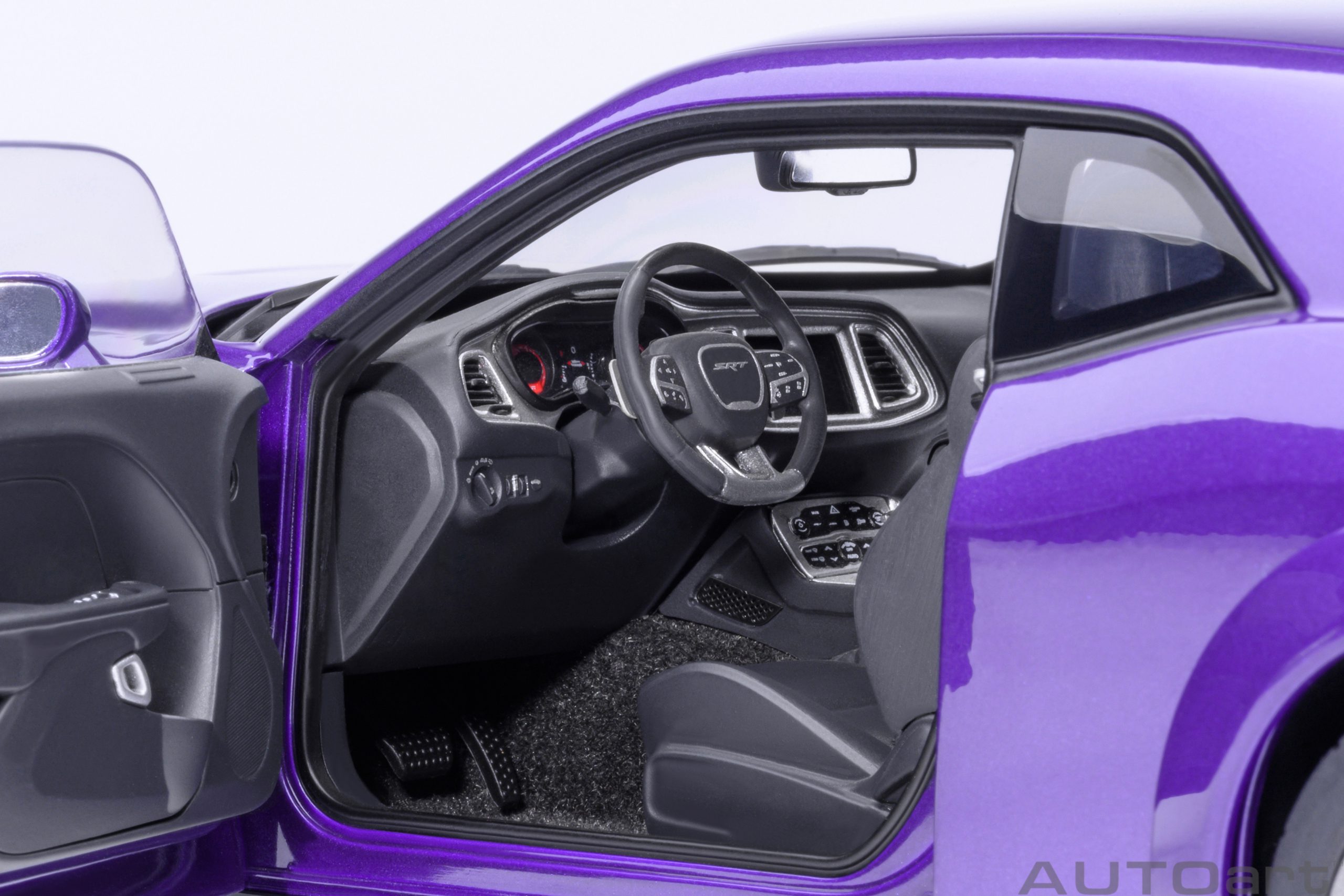 AUTOart 71768 Dodge Challange SRT Super Stock - purple