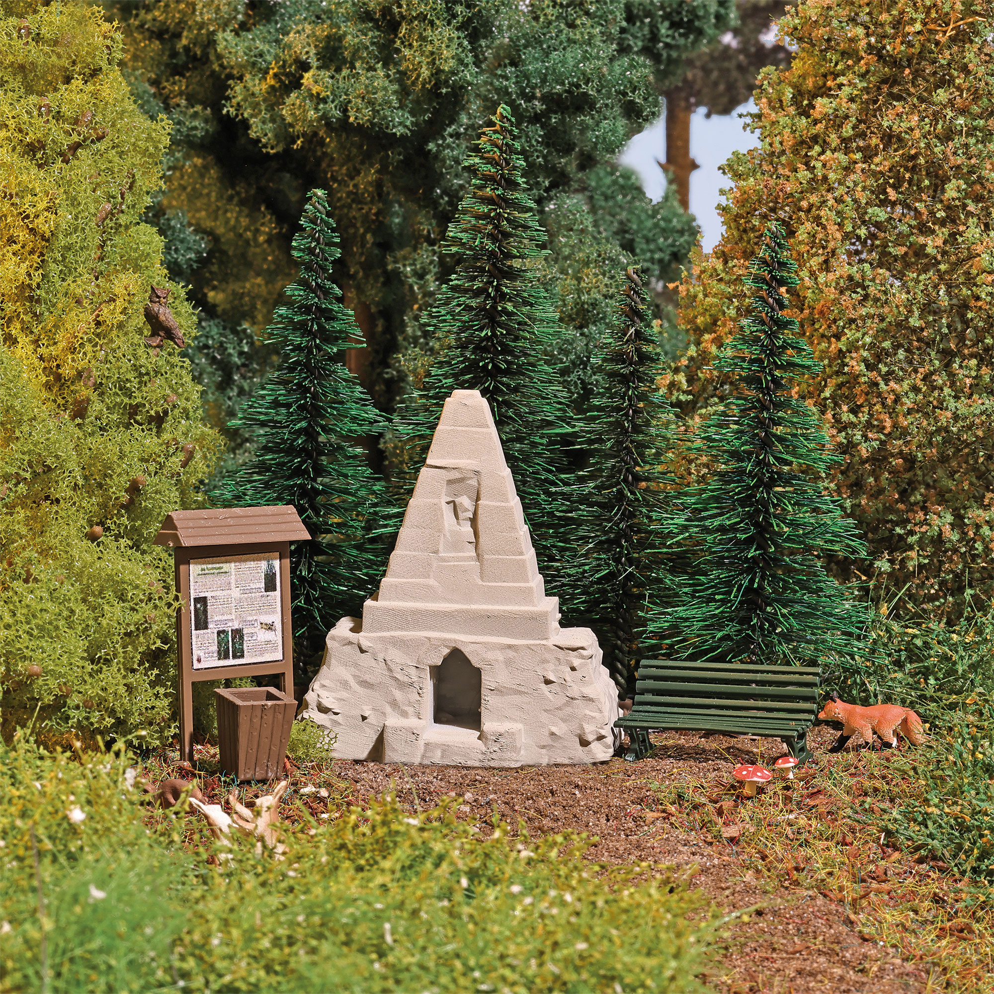 1861 Obelisk im Wald