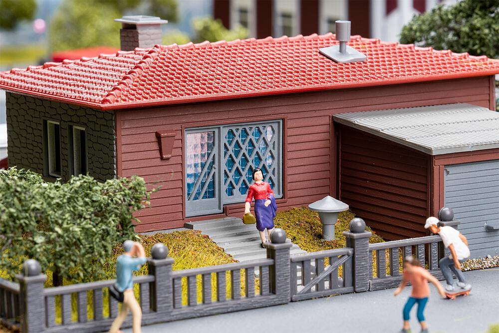 134103 Bungalow Country Road 2