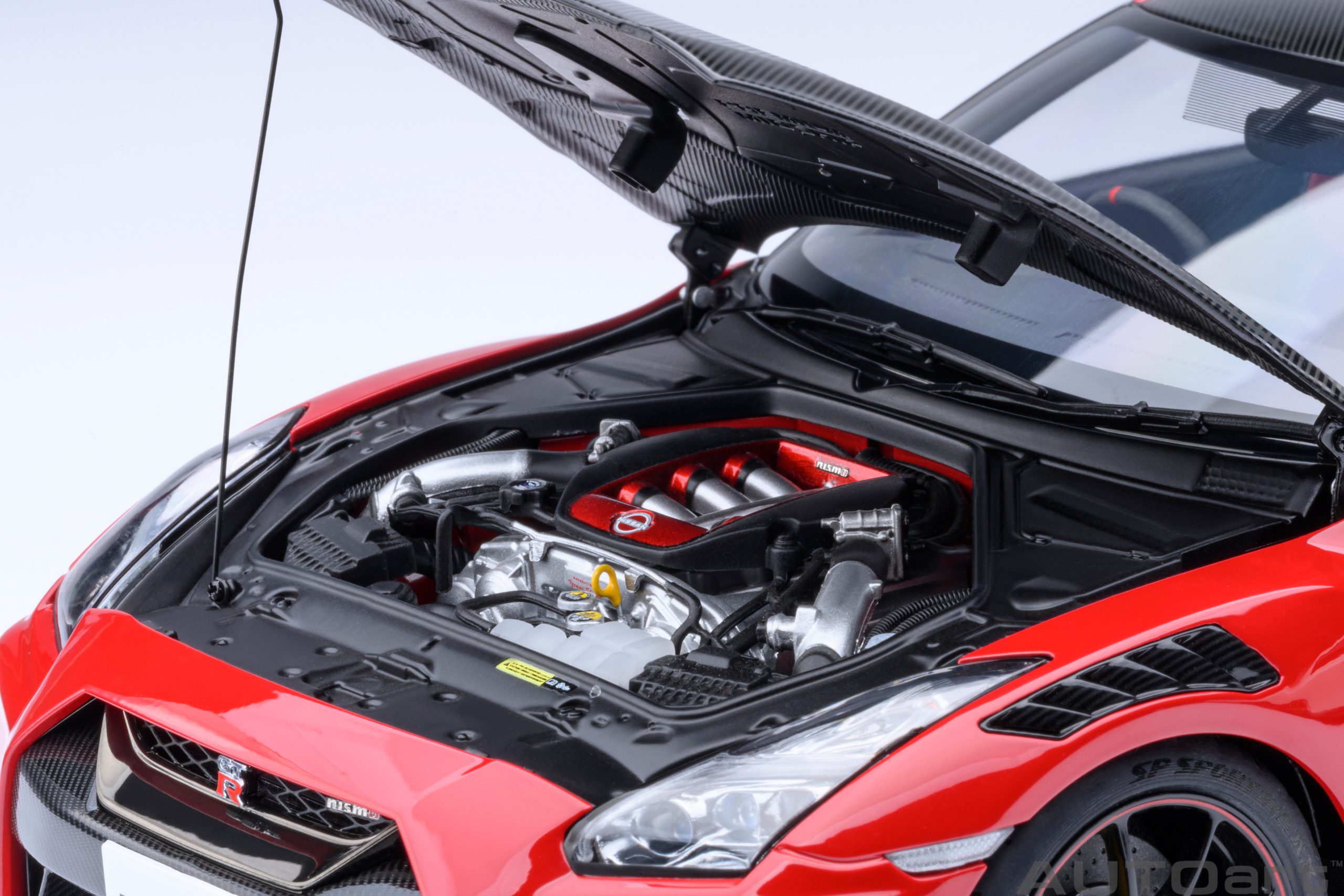 AUTOart 77502 Nissan GT-R (R35) NISMO 2020 rot