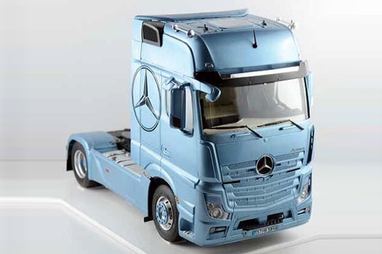 Italeri 3905 MB Actros MP4 Gigaspace