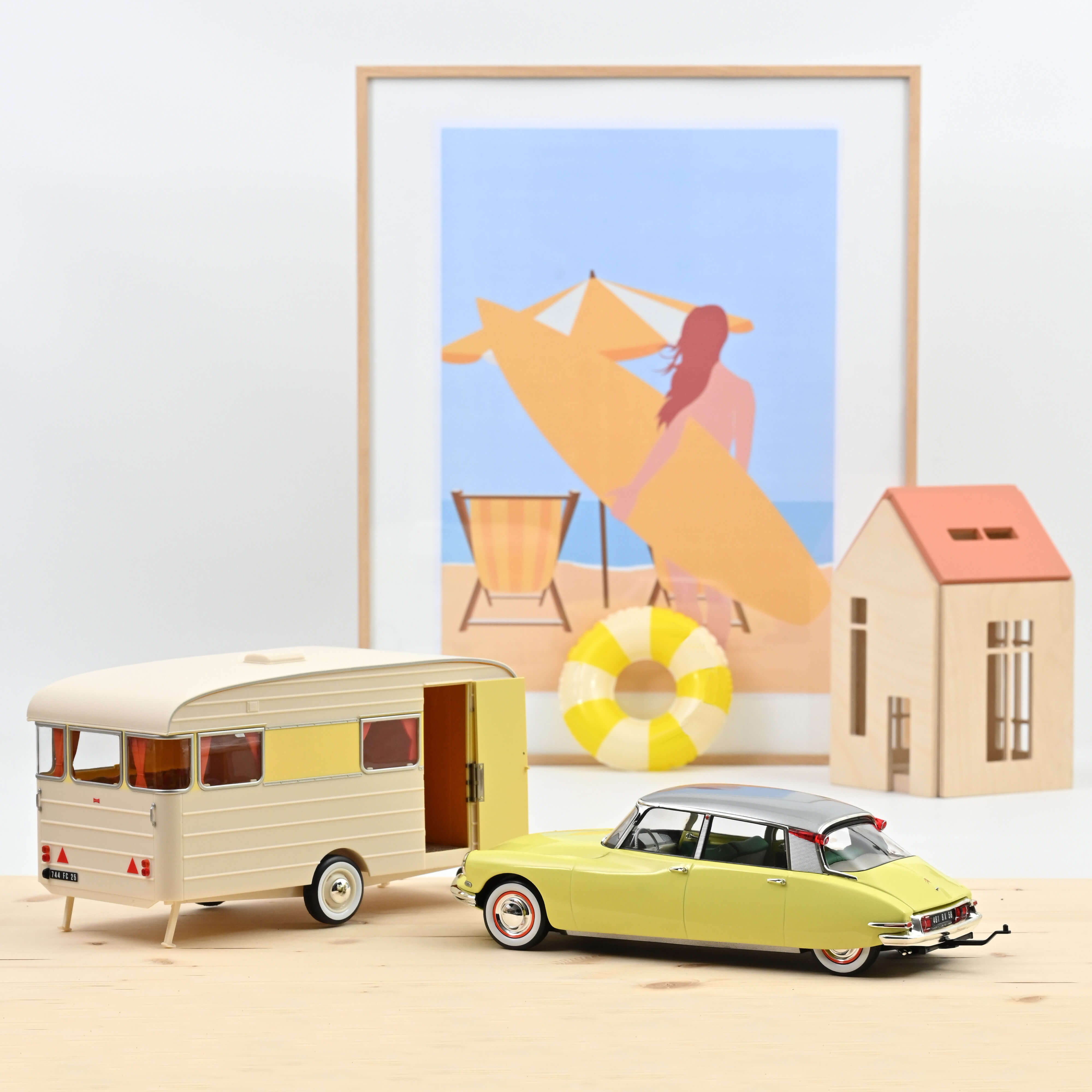 Norev 181762 Citroen DS19 mit Wohnwagen