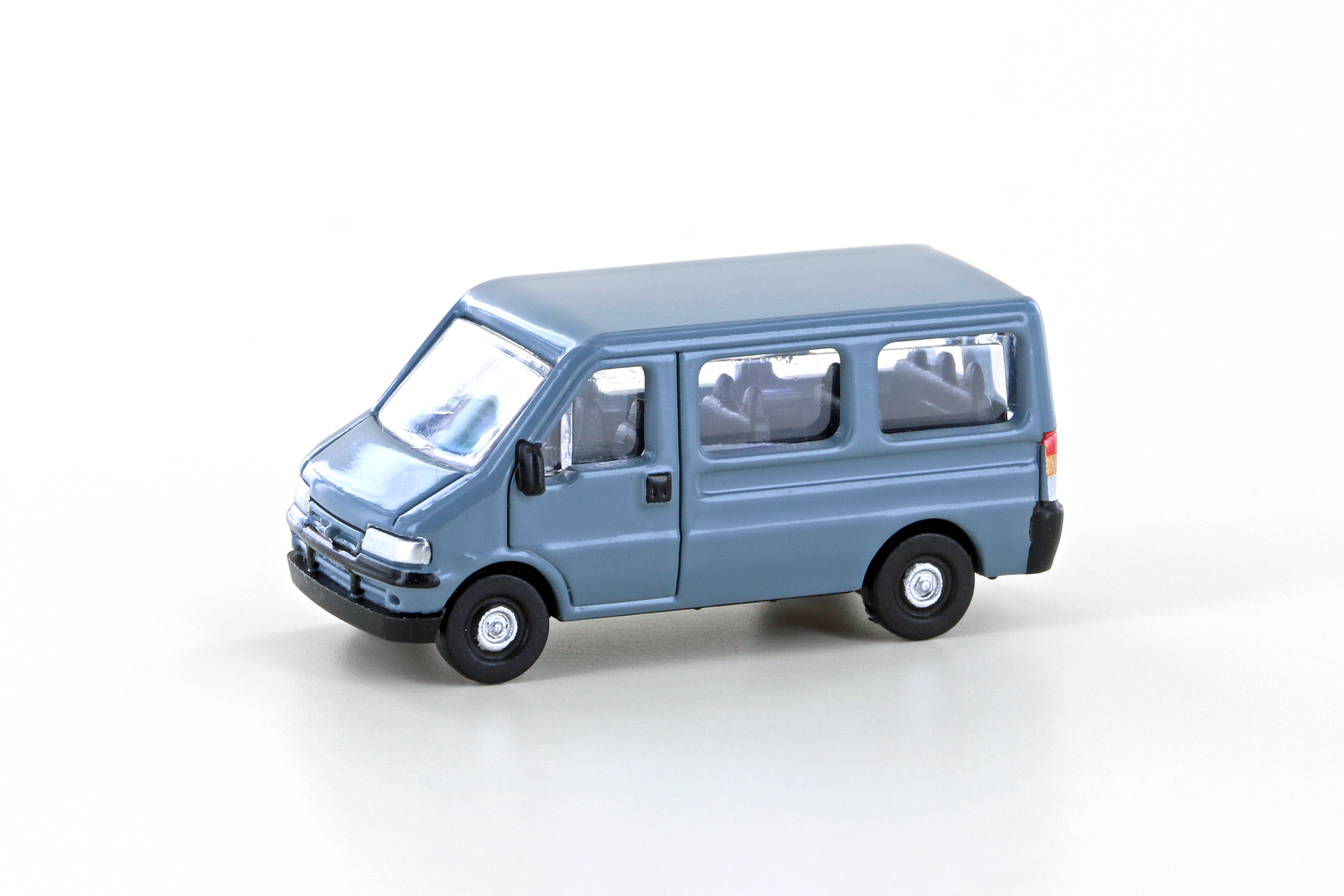 61314 Fiat Ducato II Bus, grau