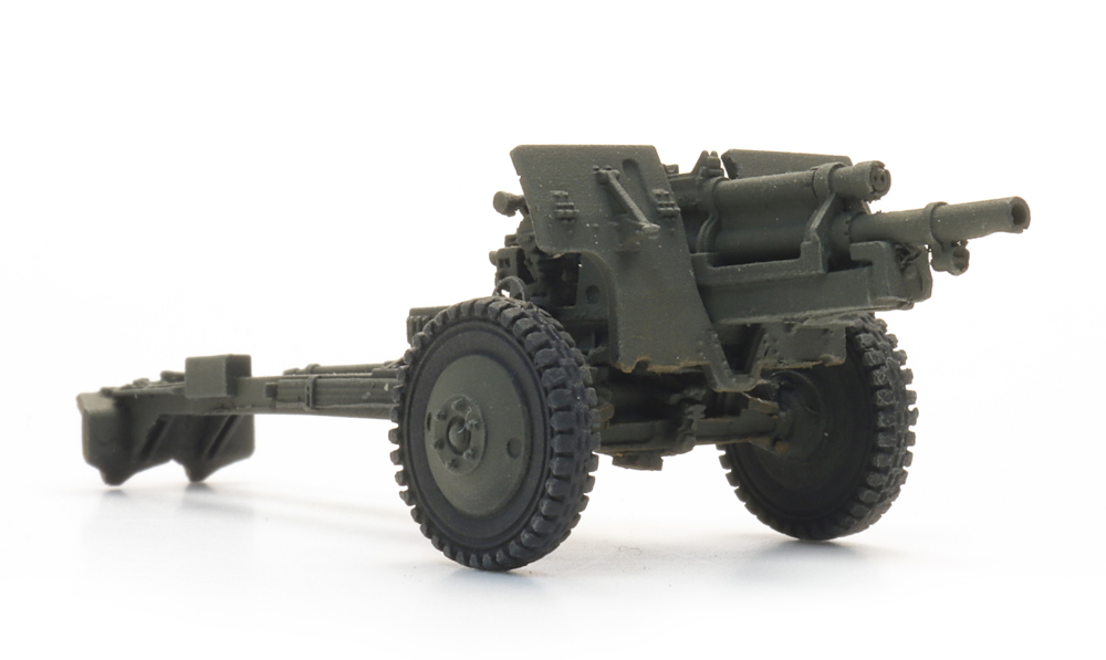 6870765 US M2A1 105 mm field howitzer