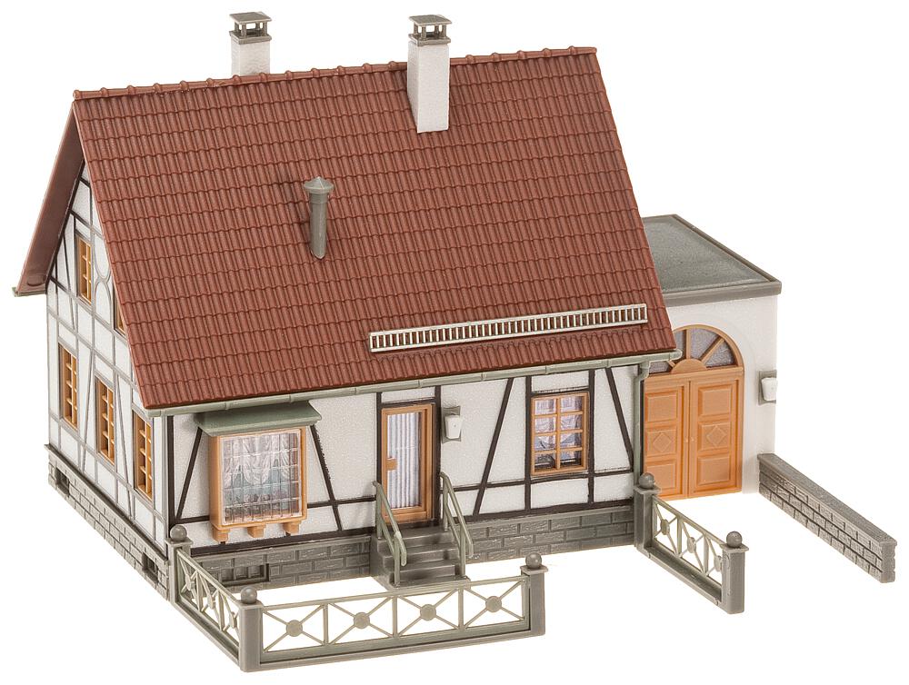 130215 Fachwerkhaus mit Garage