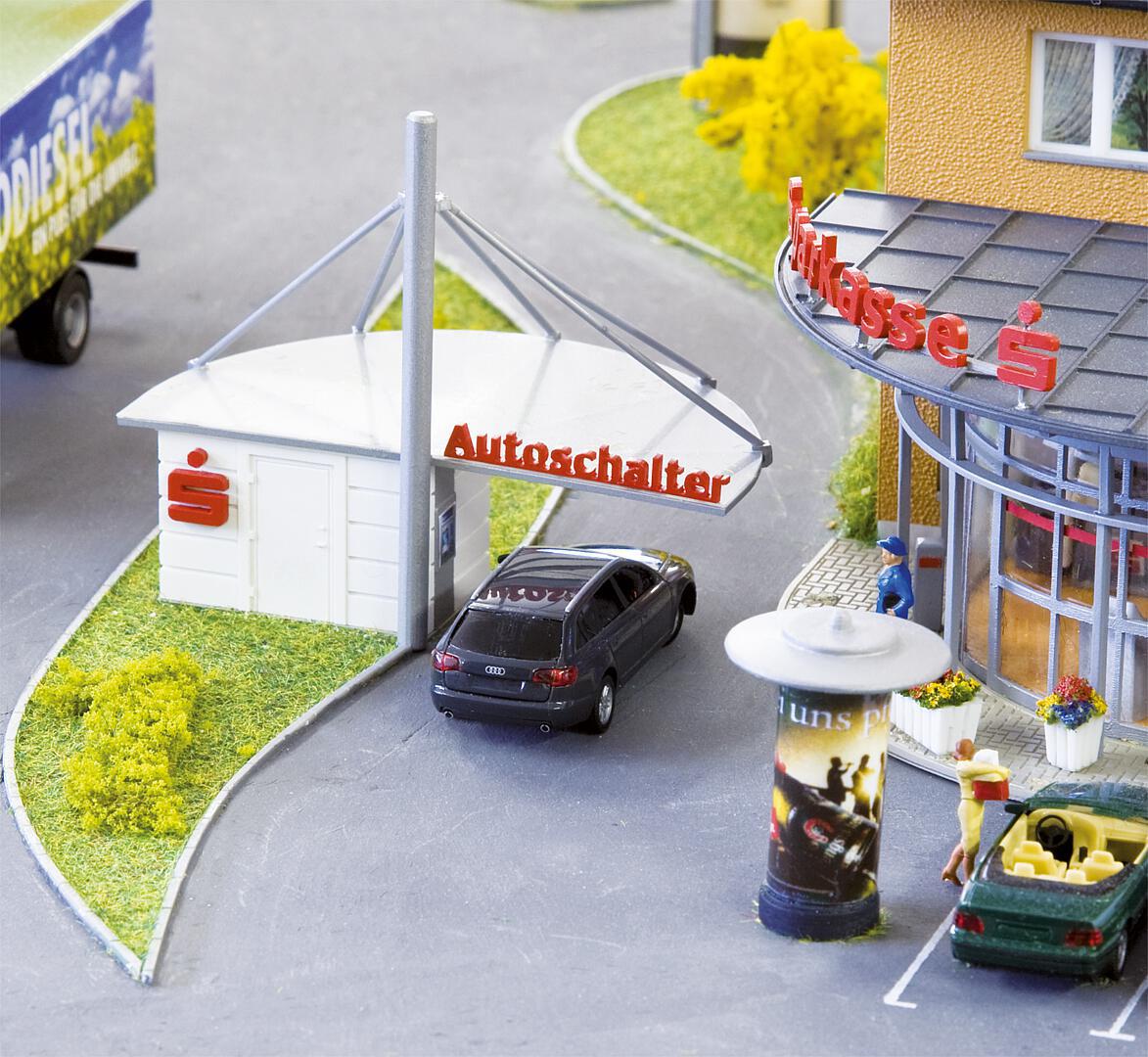 130480 Sparkasse mit Autoschalter
