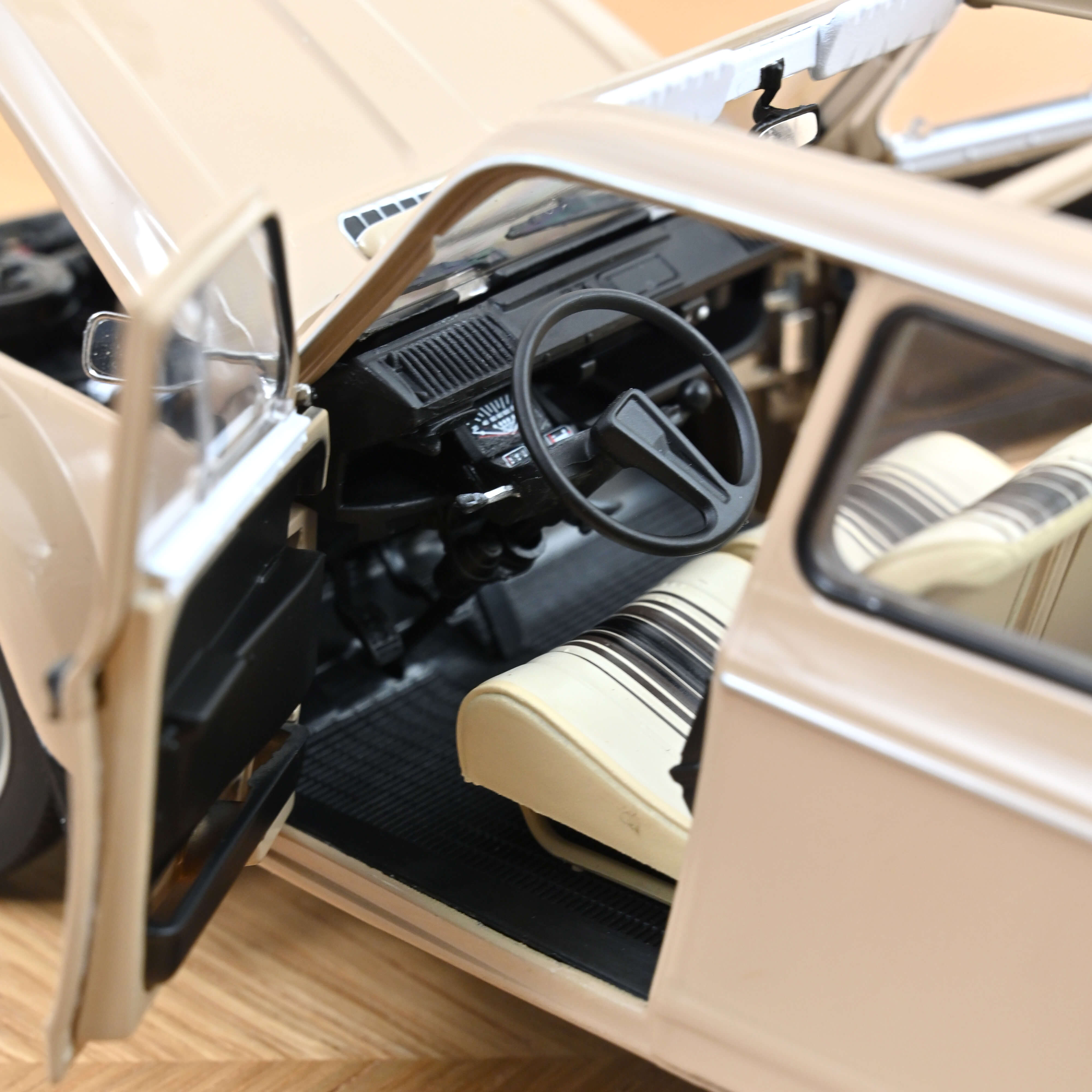 Norev 181617 Citroen Dyane beige (1983)