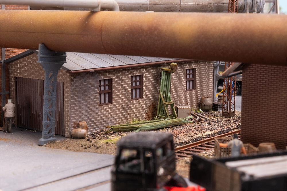 130024 Gebläsehalle mit Rohrleitunge