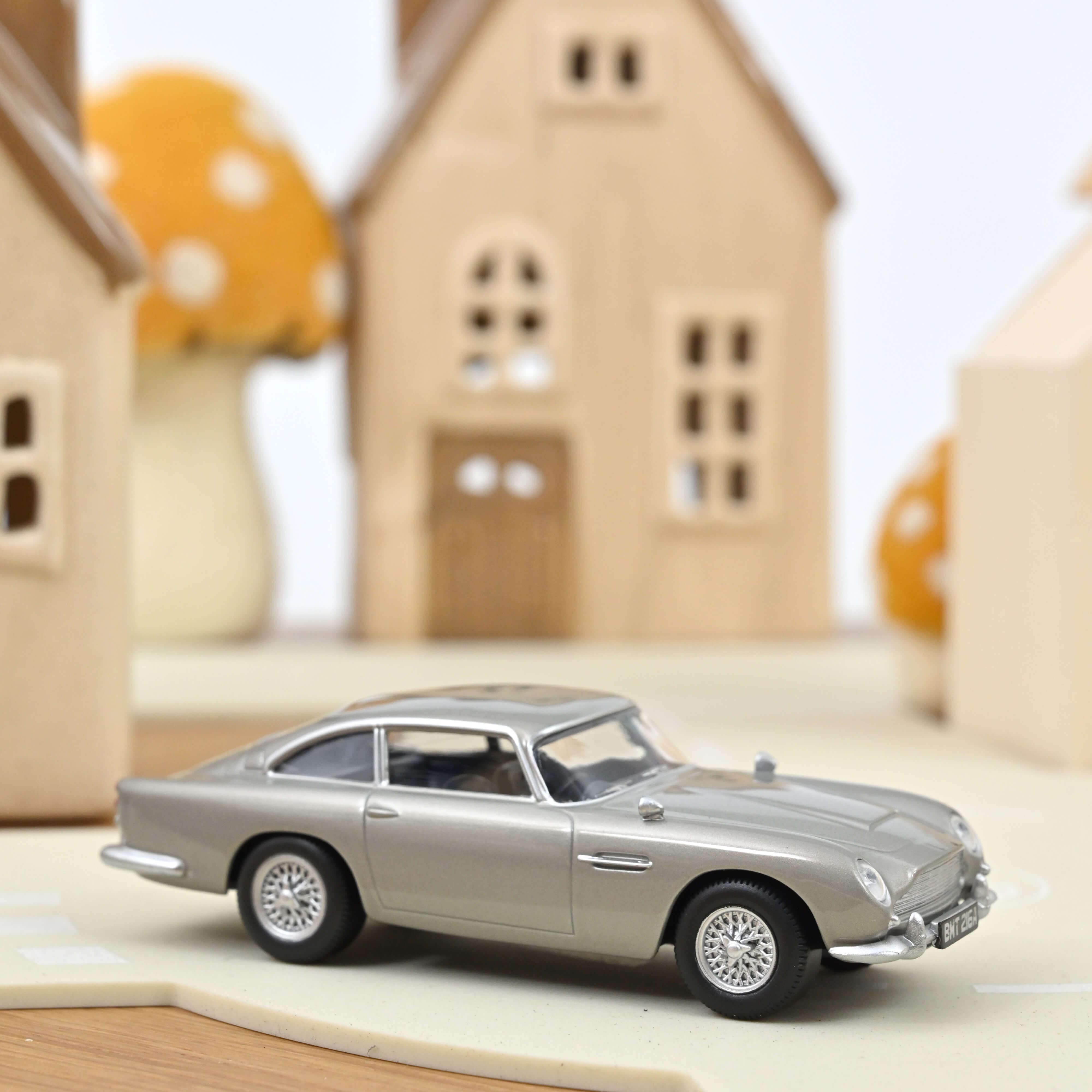 270523 JetCar: Aston Martin DB5 silber (1964)