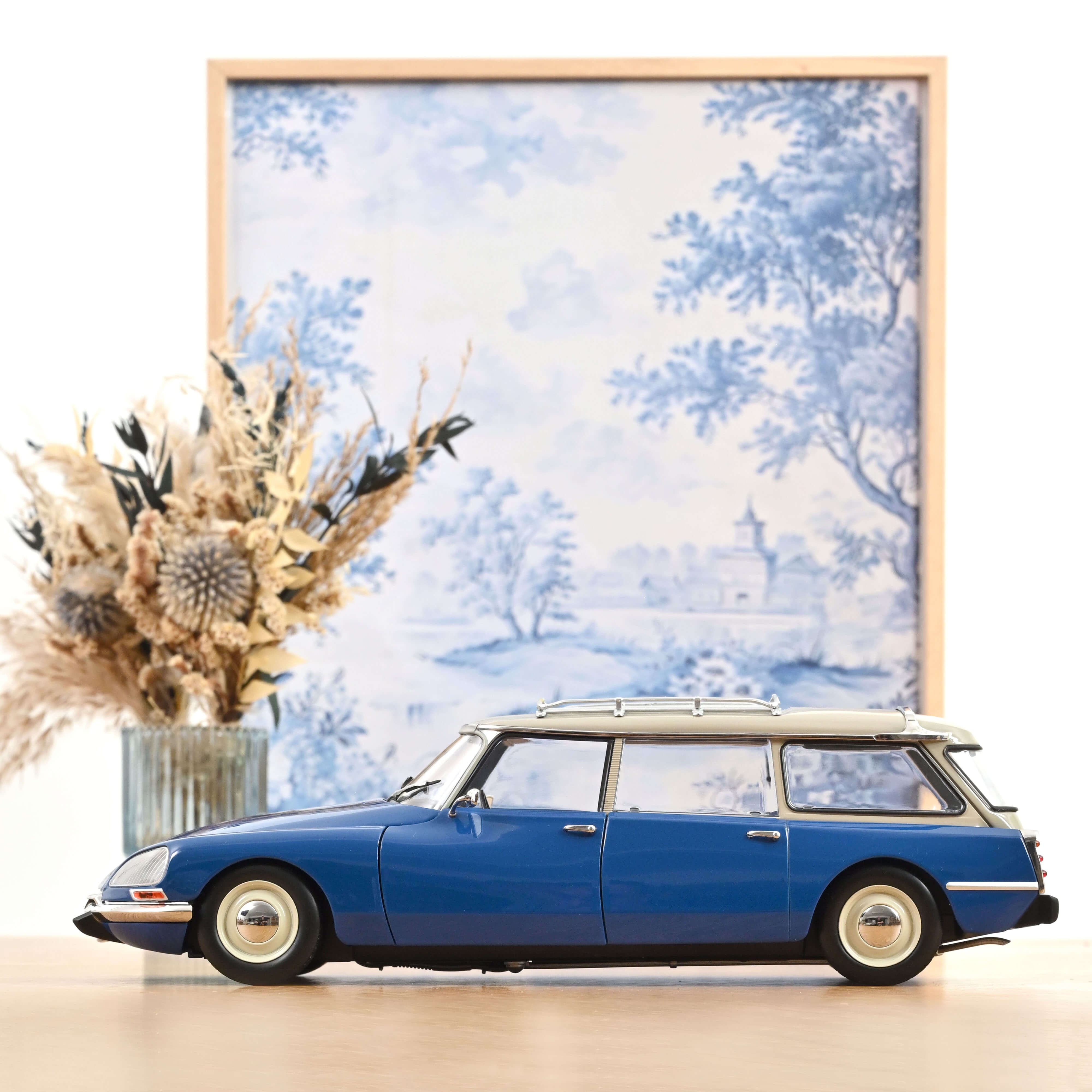 Norev 181772 Citroën DS21 Break blau (1970)