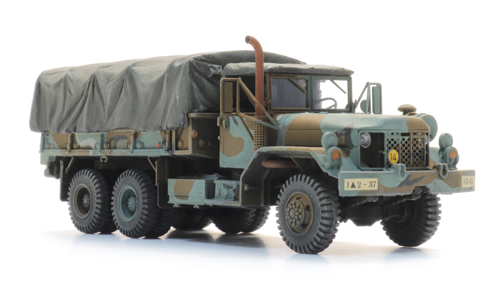 6870703 M813A1 Cargo Truck camouflage US Army
