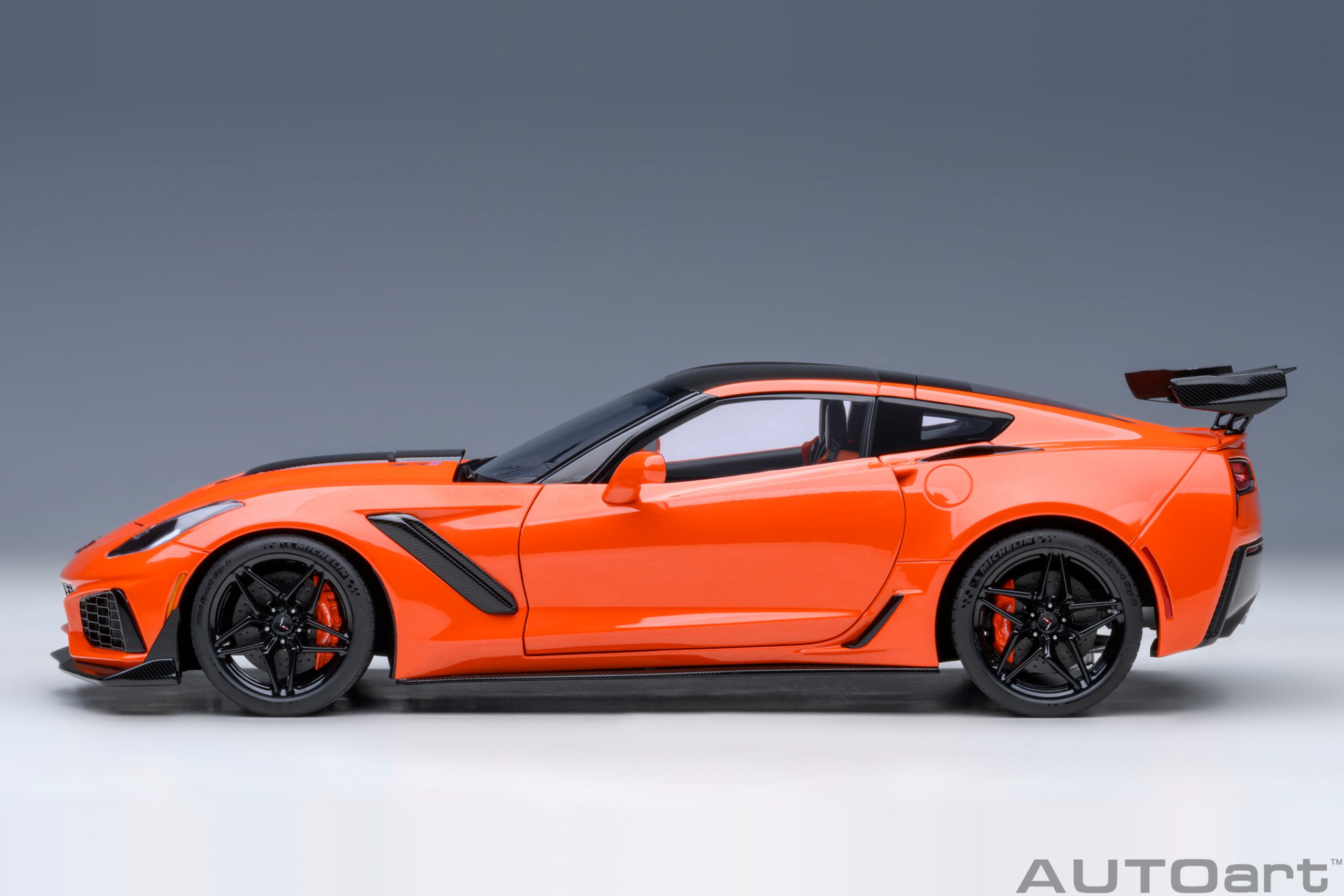 AUTOart 71279 Chevrolet Corvette ZR1 2019 orange