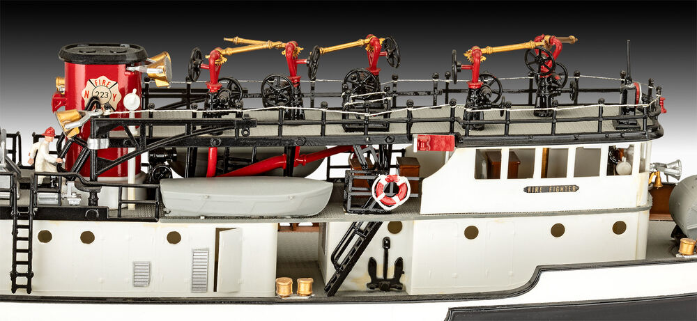 Revell 05197 Feuerlöschboot -The Firefighter