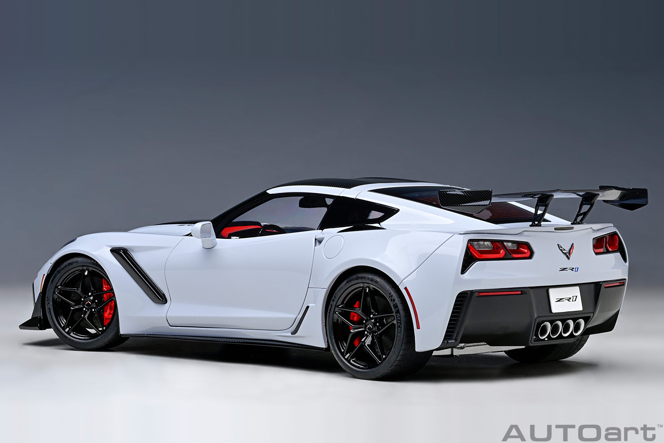 AUTOart 71277 Chevrolet Corvette ZR1 2019 graumetallic