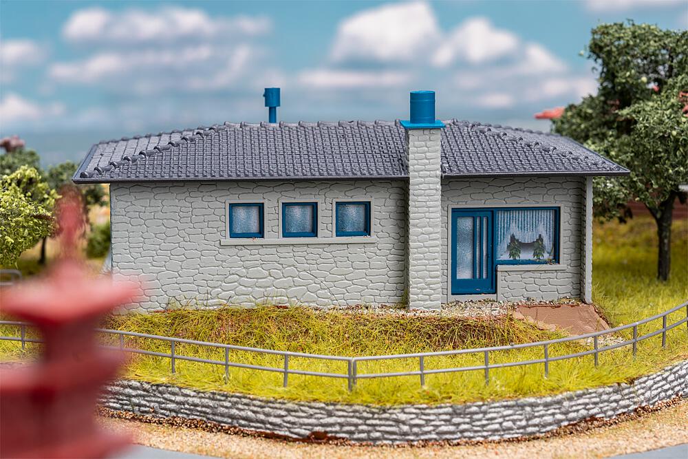 134104 Bungalow Country Road 4